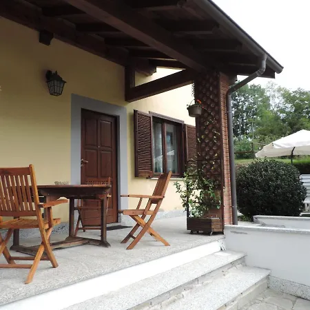 Vakantiehuis Casa Il Glicine Casale Corte Cerro