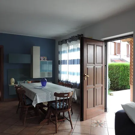 Casa Il Glicine * 카살레 코르테 세로