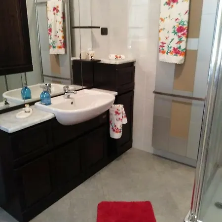 Casa Il Glicine 카살레 코르테 세로